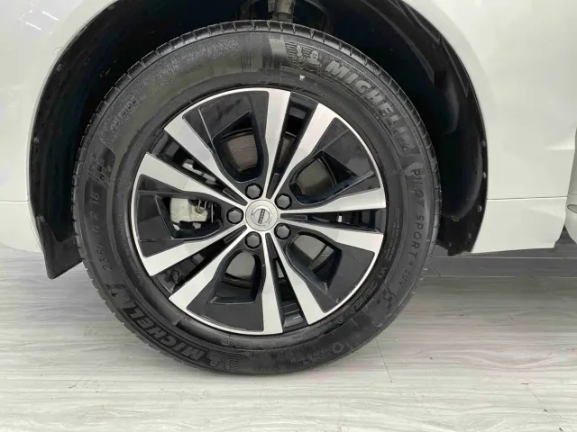 Volvo XC60 — Фото автомобиля 24