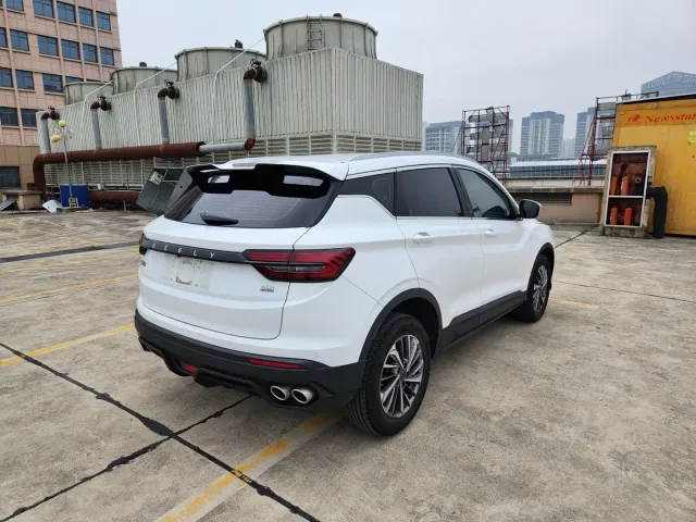 Geely Binyue — Фото автомобиля 5