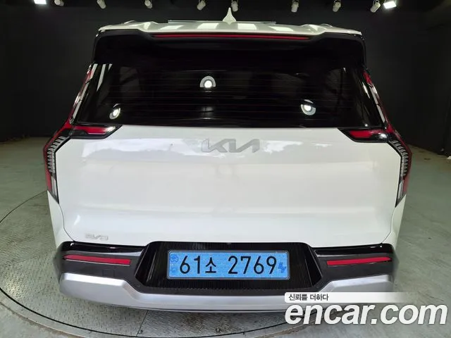 Kia EV9 — Фото автомобиля 2