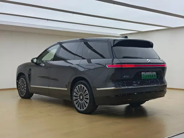 Nio ES8 — Фото автомобиля 8