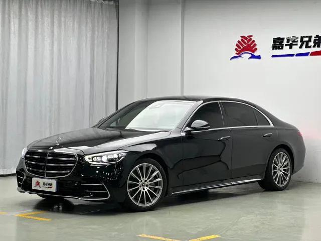 Фотография автомобиля — Mercedes-Benz S-Class