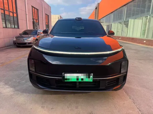 Li Auto L8 — Фото автомобиля 2