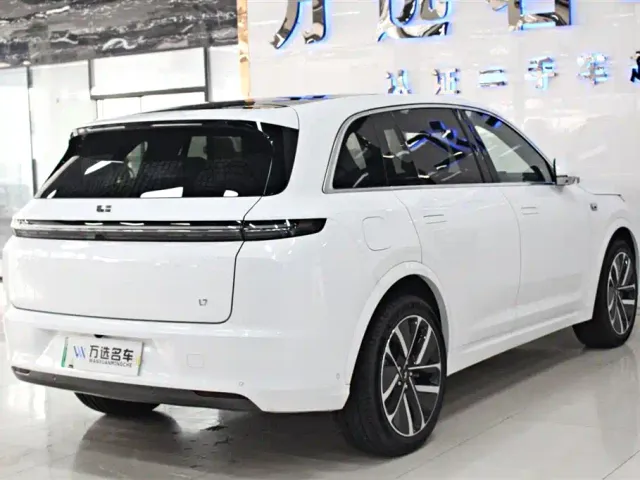 Li Auto L7 — Фото автомобиля 14