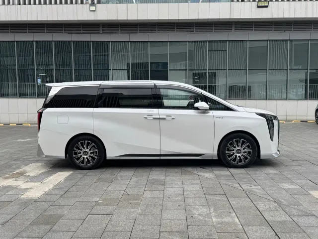 GAC Trumpchi E9 — Фото автомобиля 4