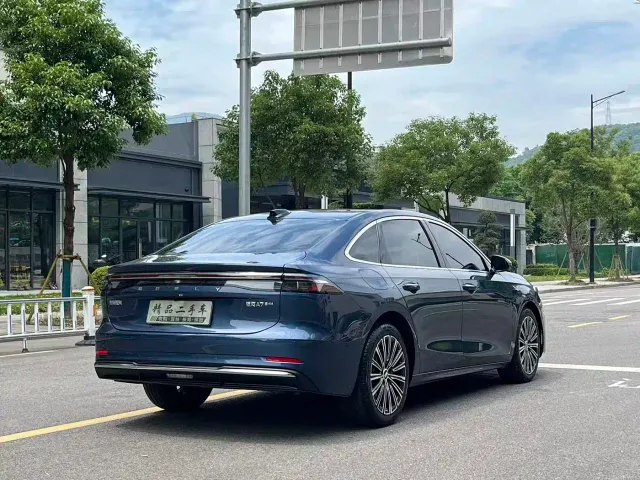 Geely Galaxy Galaxy A7 2025 EM-i — Фото автомобиля 7