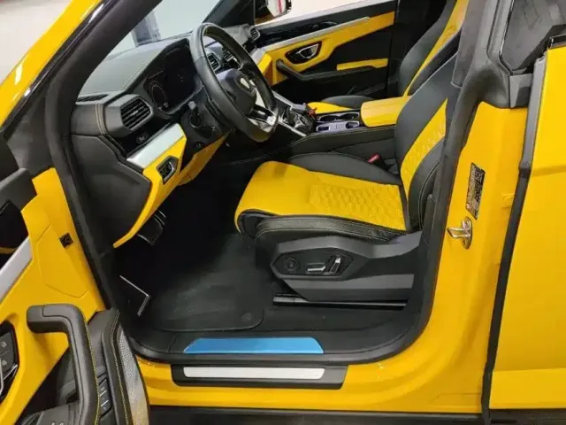 Lamborghini Urus — Фото автомобиля 3