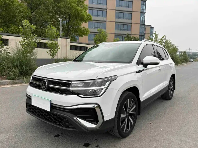Фотография автомобиля — Volkswagen Tharu