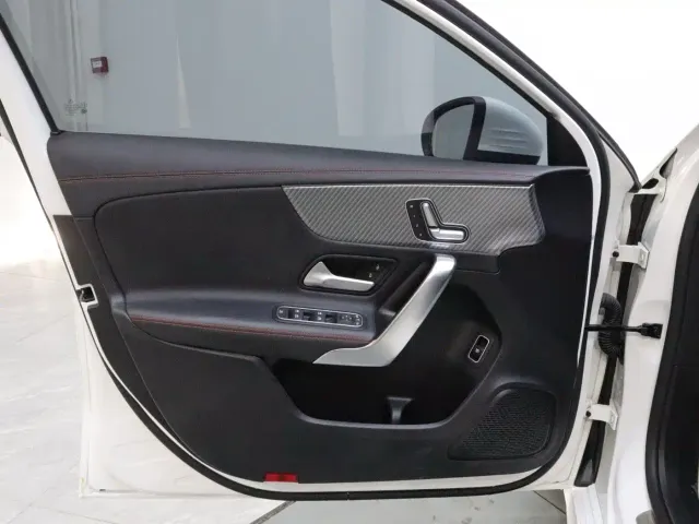 Mercedes-Benz A-Class — Фото автомобиля 10