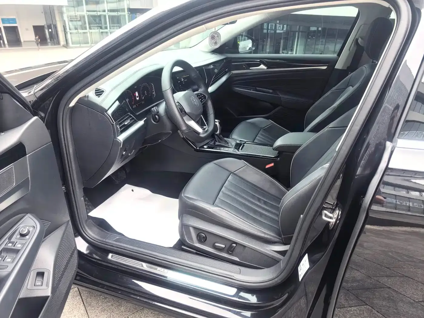 Volkswagen Passat 2023 330TSI Starlight Elite Edition — Фото автомобиля 5