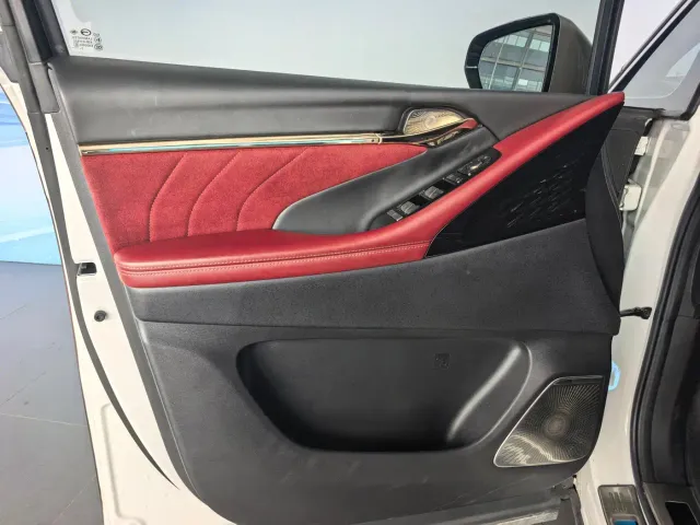 GAC Trumpchi E9 — Фото автомобиля 25