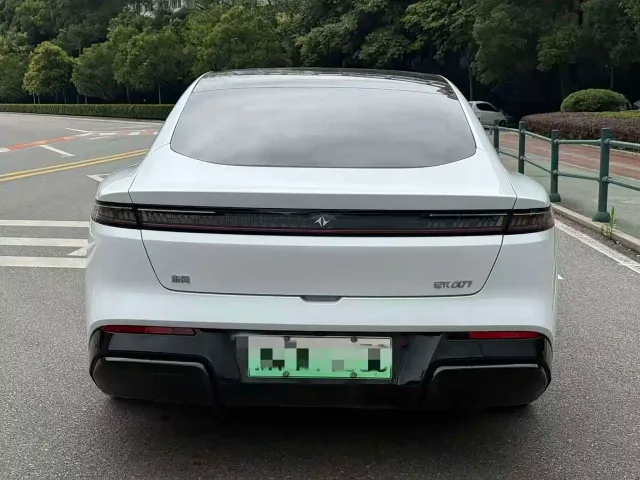 Dongfeng eπ 007 — Фото автомобиля 8