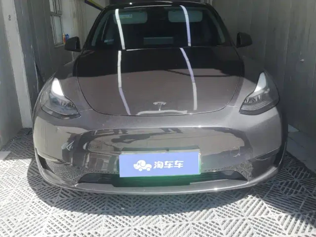 Tesla Model Y — Фото автомобиля 2
