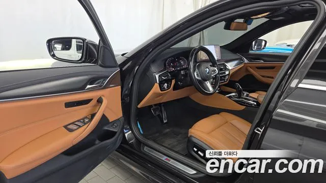 BMW 5 Series G30 — Фото автомобиля 15