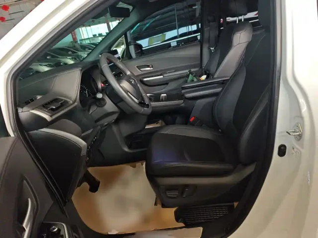 Toyota Sienna — Фото автомобиля 10