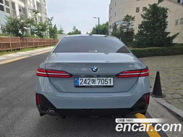 BMW 5-Series — Фото автомобиля 5