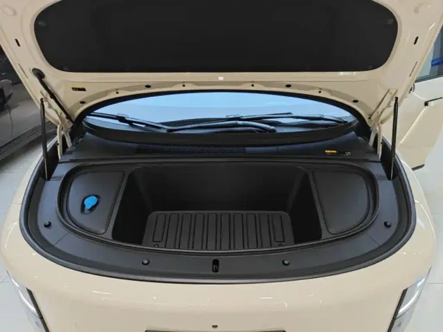 Li Auto i6 — Фото автомобиля 19