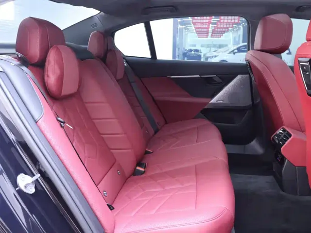 BMW 5 Series — Фото автомобиля 22