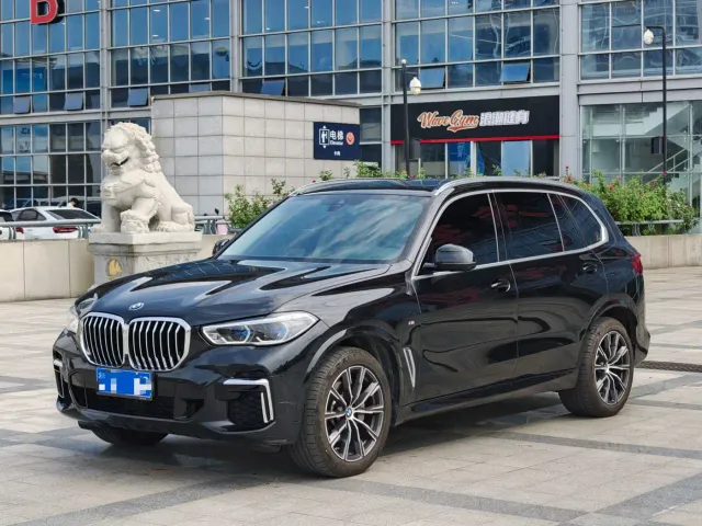 Фотография автомобиля — BMW X5