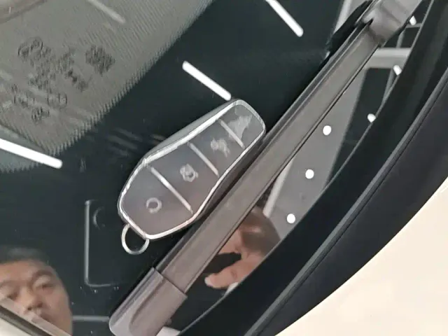 BYD Seal 07 DM-i — Фото автомобиля 8