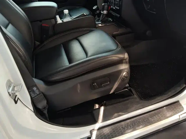 Jeep Wrangler 4xe — Фото автомобиля 8