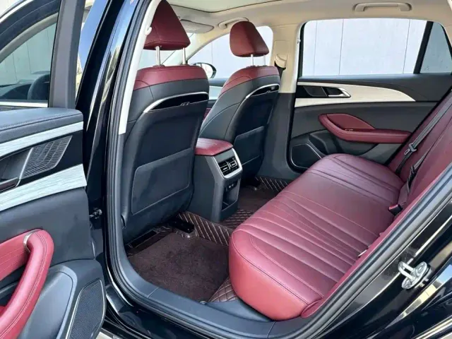 Hongqi H5 — Фото автомобиля 6