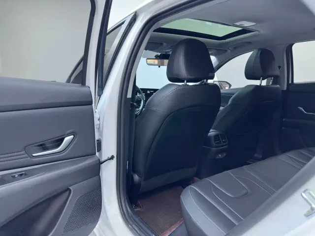 Hyundai Elantra — Фото автомобиля 9