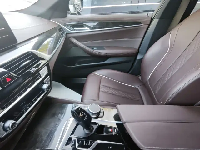 BMW 5 Series — Фото автомобиля 7