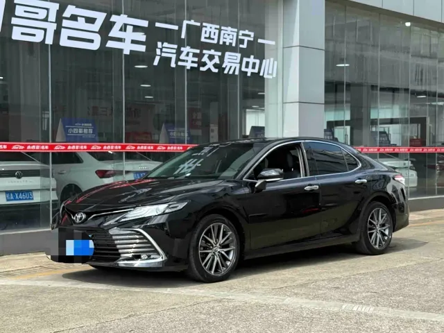 Toyota Camry — Фото автомобиля 2