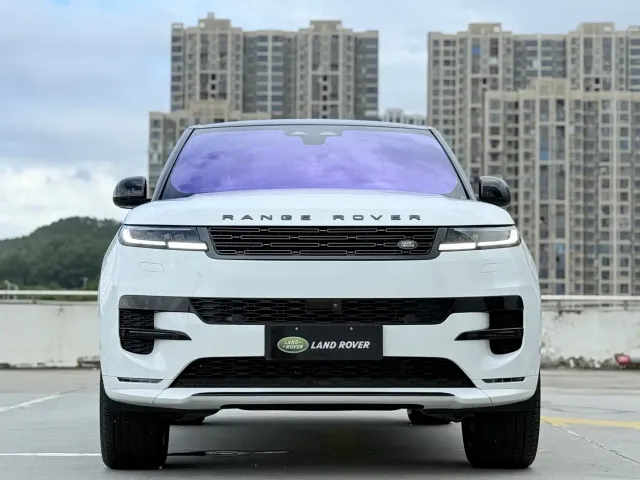 Land Rover Range Rover Sport — Фото автомобиля 3