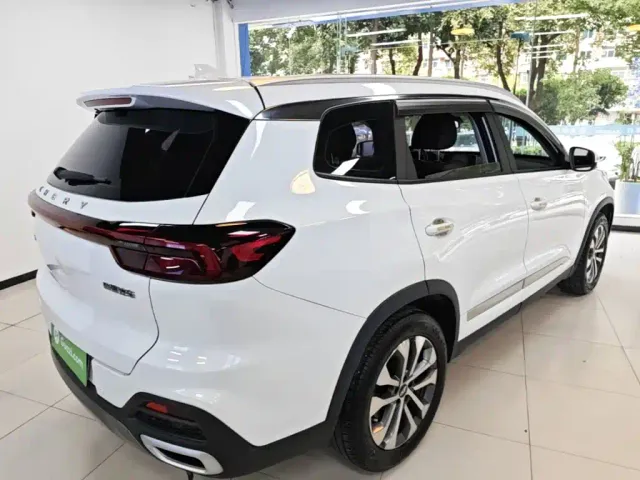 Chery Tiggo 8 — Фото автомобиля 6