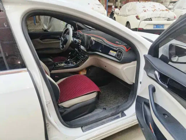 BYD Qin PLUS — Фото автомобиля 13