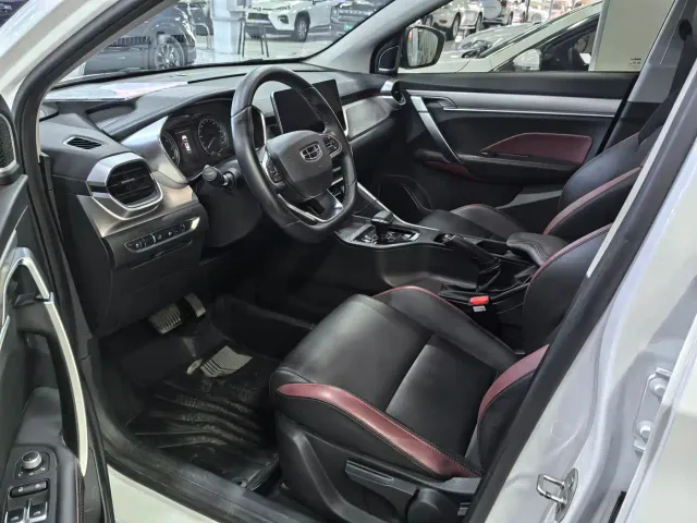 Geely Binyue — Фото автомобиля 6
