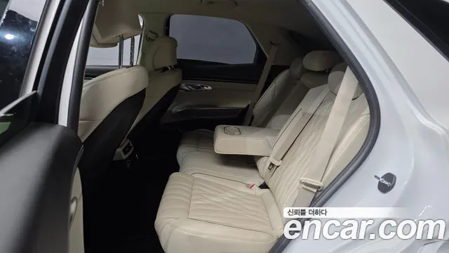 Genesis GV70 — Фото автомобиля 18