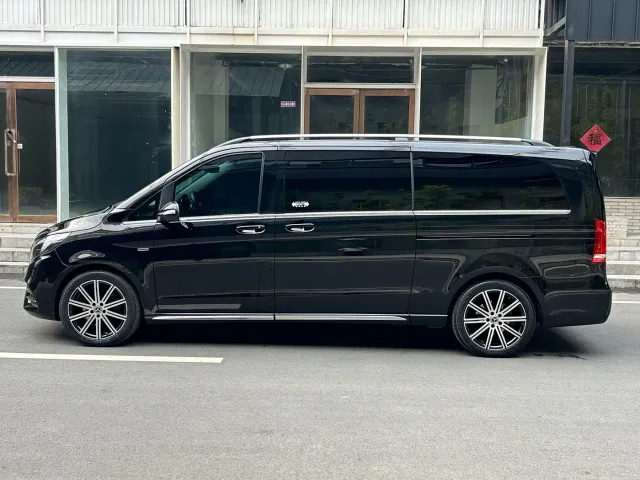Mercedes-Benz V-Class — Фото автомобиля 24