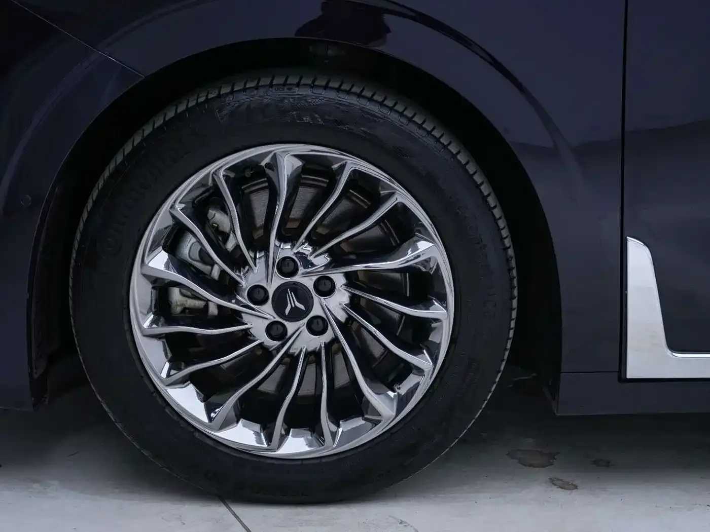 Voyah Auto Voyah Dreamer 2022 Low-carbon Dream+Smart Package — Фото автомобиля 14