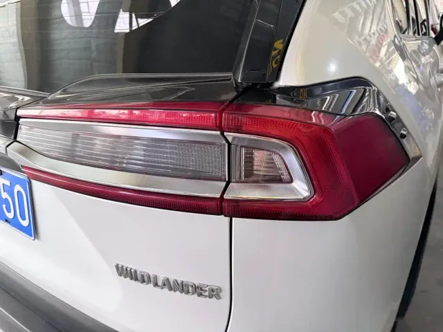 Toyota Wildlander — Фото автомобиля 19