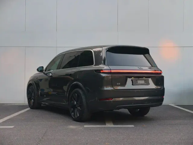 Li Auto L9 — Фото автомобиля 6