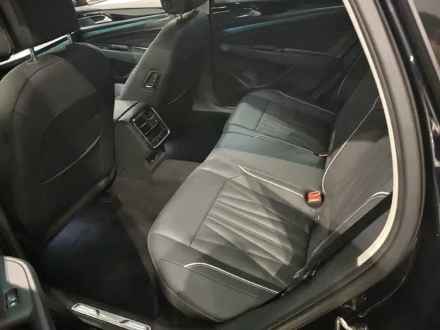 Volkswagen Passat — Фото автомобиля 16