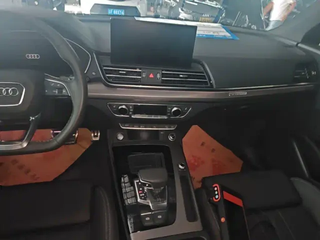 Audi Q5L — Фото автомобиля 12