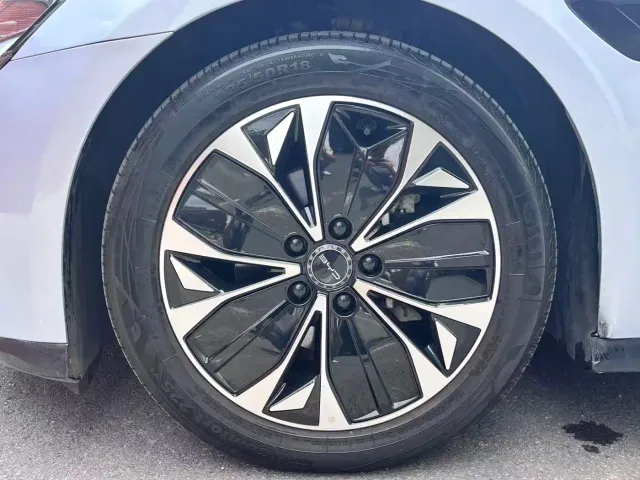 BYD Seal — Фото автомобиля 12
