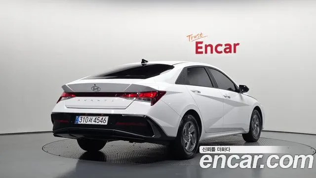Фотография автомобиля — Hyundai Avante CN7
