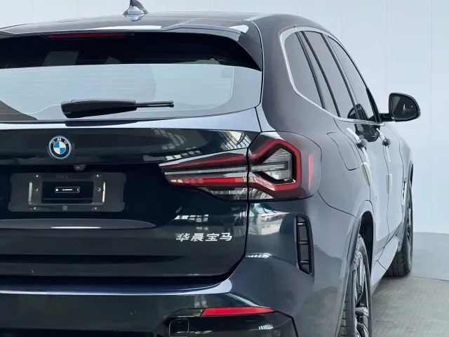 BMW iX3 — Фото автомобиля 17