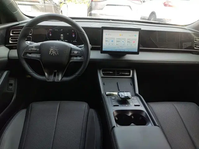 BYD Qin L — Фото автомобиля 9