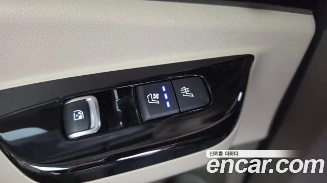 Kia Carnival Generation 4 — Фото автомобиля 18