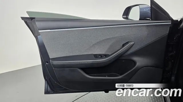 Tesla Model 3 — Фото автомобиля 13