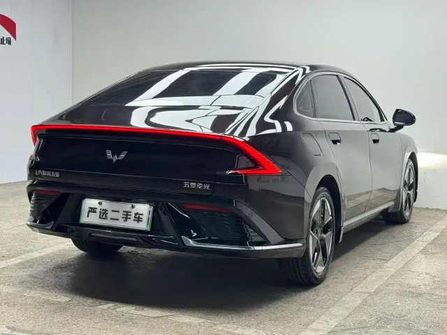 Wuling Starlight — Фото автомобиля 8