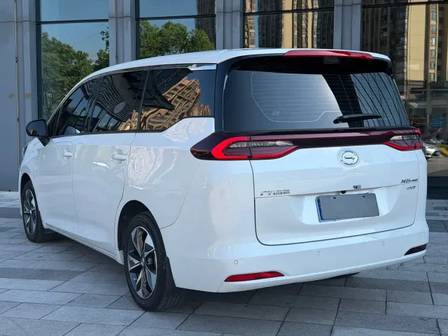 GAC Trumpchi M6 — Фото автомобиля 3