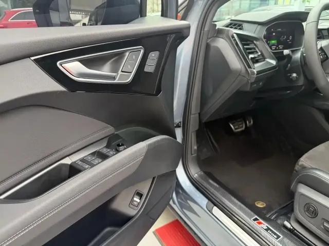 Audi Audi Q4 e-tron 2023 40 e-tron Creation Night Edition — Фото автомобиля 13