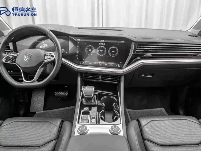 Volkswagen Touareg — Фото автомобиля 13
