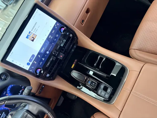 Toyota Vellfire — Фото автомобиля 13